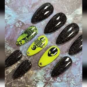 Luxury Gel Press On Nails - Abduction